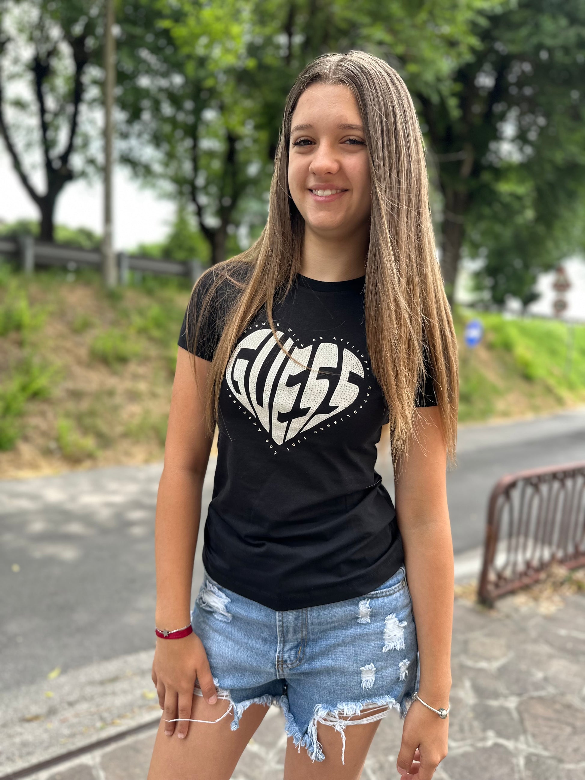 T-shirt nera Helena