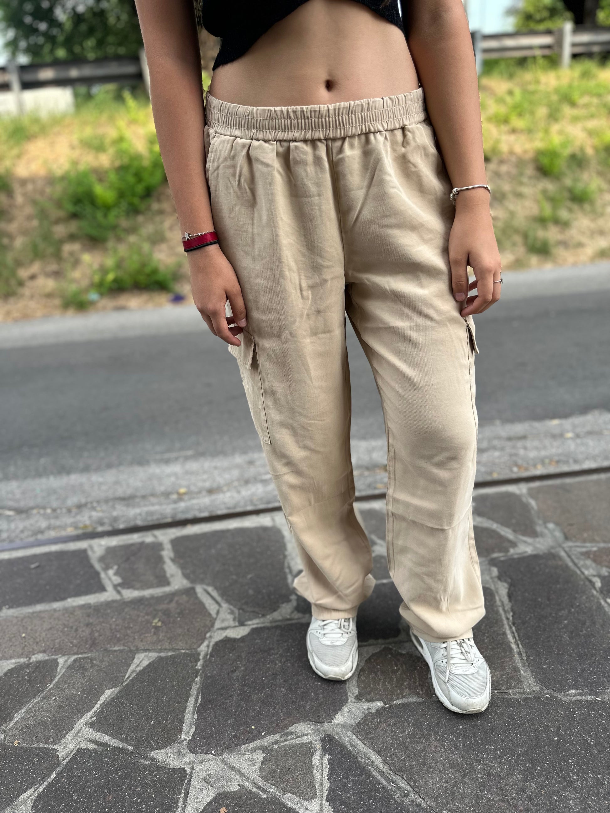 Pantalone cargo beige Bella