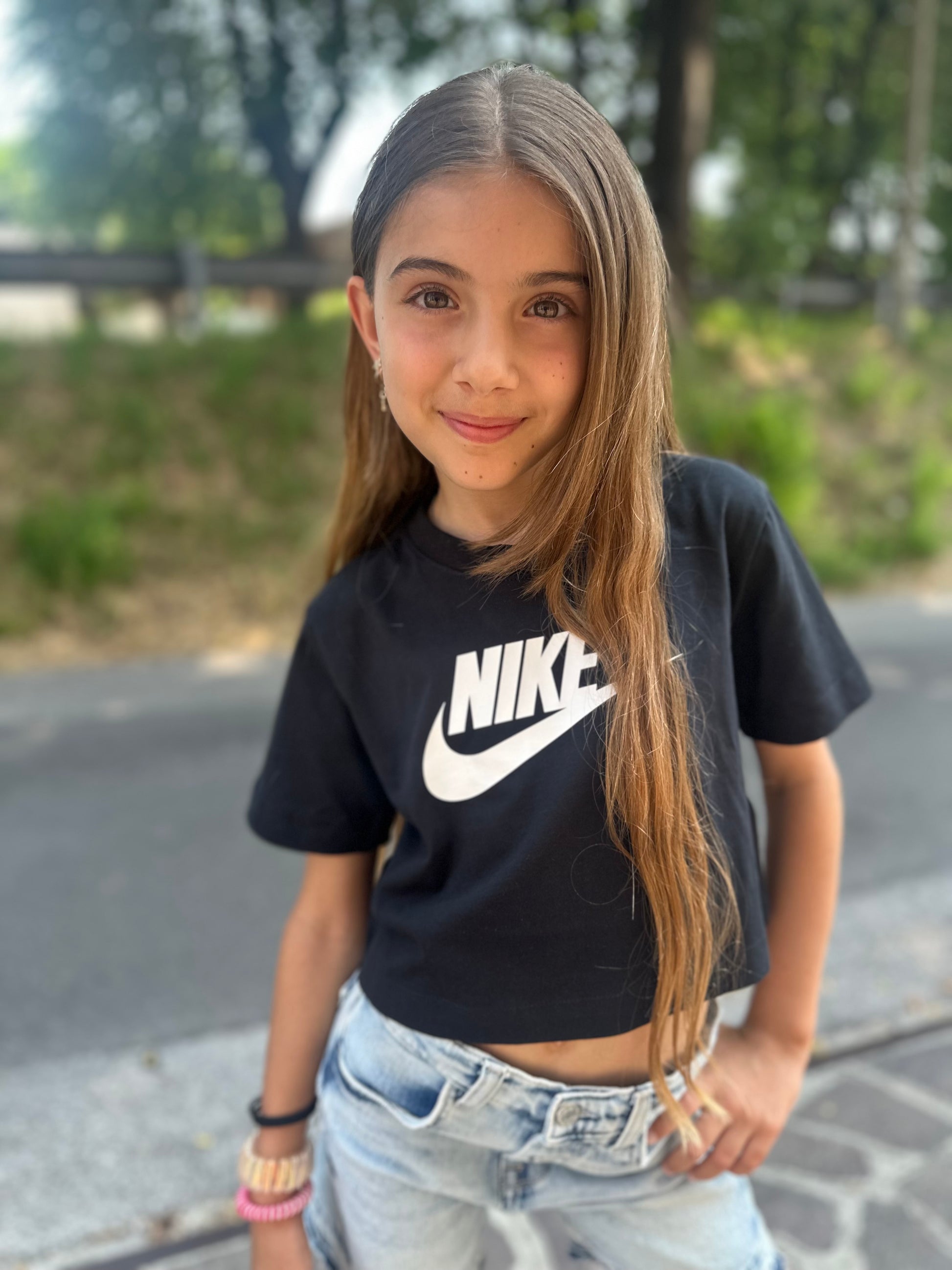T-Shirt nera crop