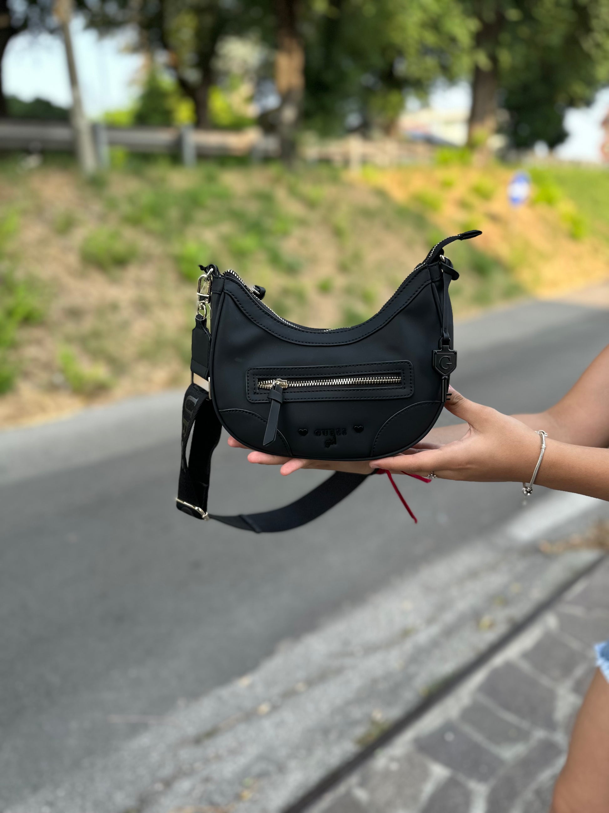 Borsa mezzaluna